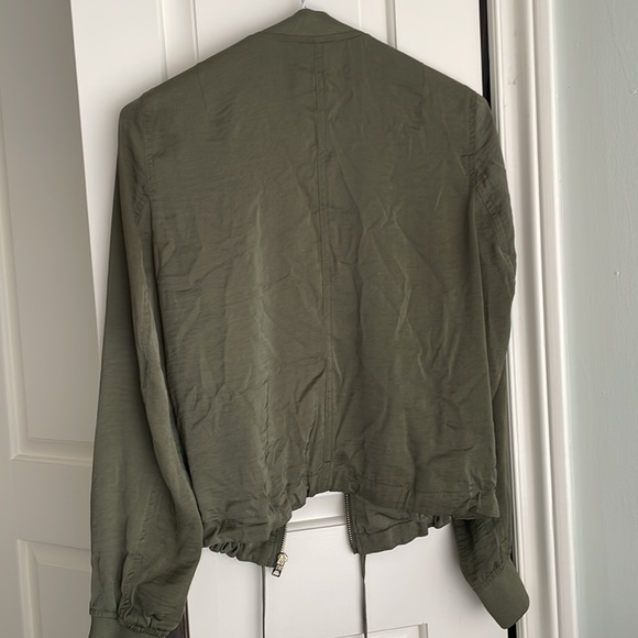 H&M green lightweight satin jacket - Picture 3 of 3